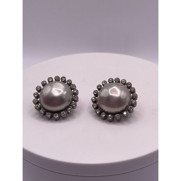 Vintage Nettie Rosenstein Faux Pearl Earrings With Rhinestone Halo - Picture 12 of 16